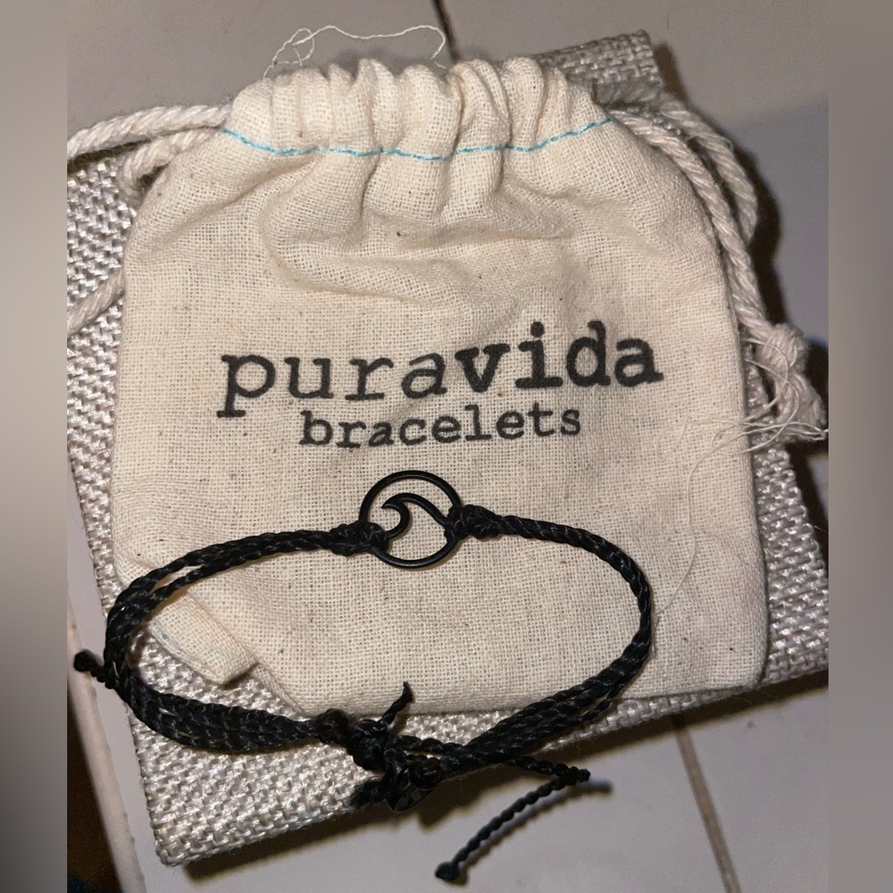 Pura Vida Wave Charm all black